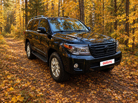 2013 Toyota Land Cruiser 200 Series Рестайлинг 1, чёрный, 4000000 рублей, вид 1