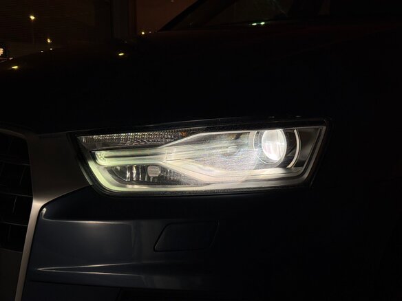2016 Audi Q3 I (8U) Рестайлинг, синий, 2090000 рублей - вид 28