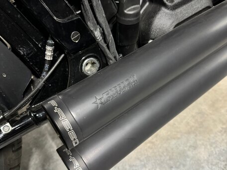 2021 Harley-Davidson Street Bob, чёрный, 2220000 рублей, вид 4