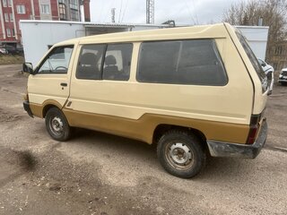 1993 Nissan Vanette II, бежевый, 250000 рублей, вид 4