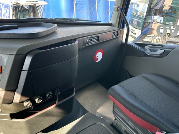 2021 Volvo FH 540, синий, 9300000 рублей - вид 25