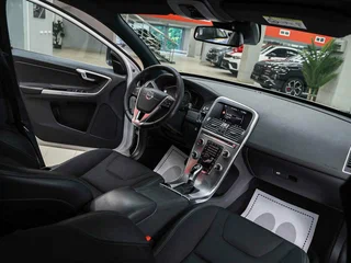 2017 Volvo XC60 I Рестайлинг, белый, 1690000 рублей, вид 5