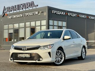2017 Toyota Camry VII (XV50) Рестайлинг 2, белый, 2350000 рублей, вид 1