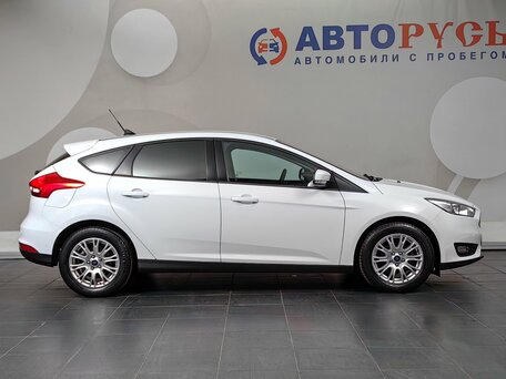 2018 Ford Focus III Рестайлинг, белый, 1099000 рублей, вид 5