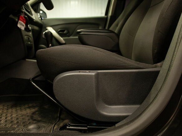 2015 Renault Logan II, чёрный - вид 31