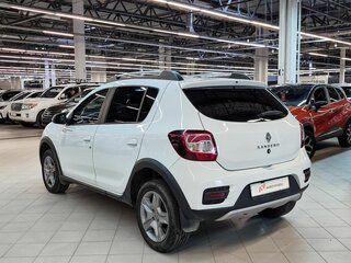 2021 Renault Sandero Stepway II Рестайлинг, белый, 1233000 рублей, вид 4