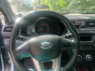 2012 Kia Rio 5-speed III, серый, 850000 рублей, вид 5