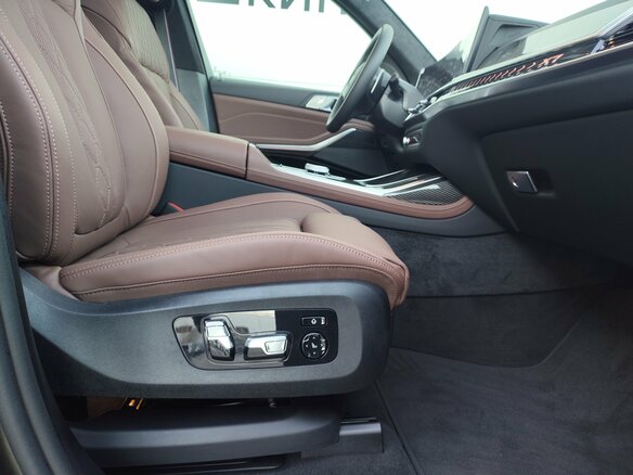 2026 BMW X7 40d I (G07) Рестайлинг, зелёный, 17349000 рублей - вид 20