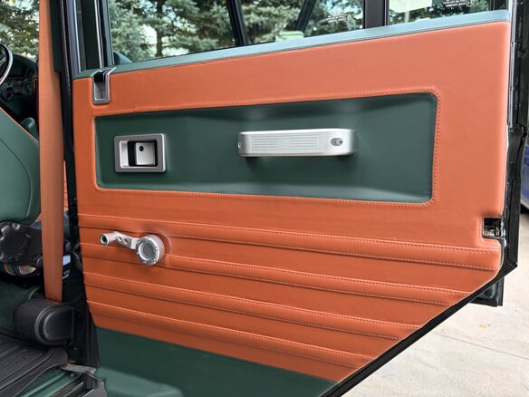 2013 Land Rover Defender 110 I Рестайлинг, зелёный, 7000000 рублей - вид 25