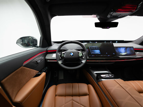 2026 BMW 7 серии 740 xDrive VII (G70) Рестайлинг, чёрный, 26290000 рублей - вид 12