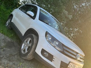 2013 Volkswagen Tiguan I Рестайлинг, белый, 1500000 рублей, вид 2