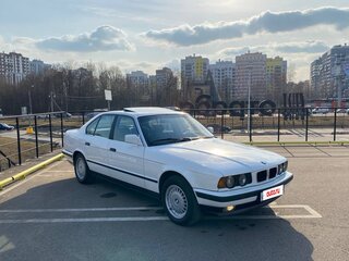 1990 BMW 5 серии 520i III (E34), белый, 870000 рублей, вид 3