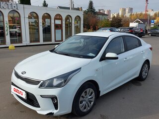 2018 Kia Rio IV, белый, 1540000 рублей, вид 3