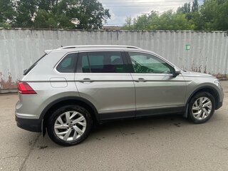 2021 Volkswagen Tiguan II Рестайлинг, серый, 3050000 рублей, вид 3