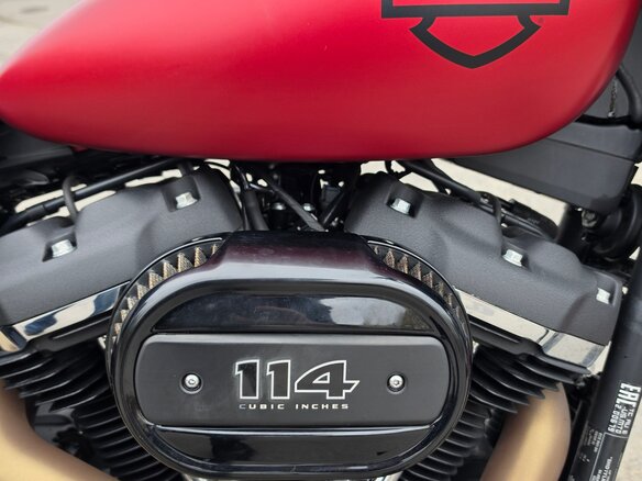 2019 Harley-Davidson Fat Bob, красный, 2500000 рублей - вид 13