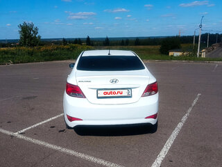 2016 Hyundai Solaris I Рестайлинг, белый, 715000 рублей, вид 3