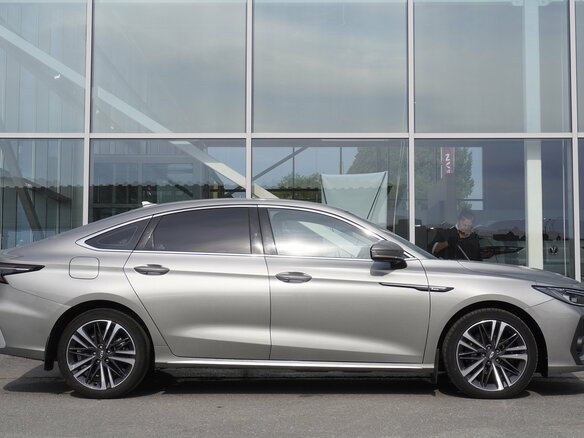 2024 Chery Arrizo 8, серый, 1777000 рублей - вид 3
