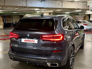 2020 BMW X5 40i IV (G05/G18), серый, 6800000 рублей, вид 4