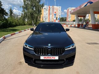 2017 BMW 5 серии 530d xDrive VII (G30/G31/G38), синий, 4500000 рублей, вид 3