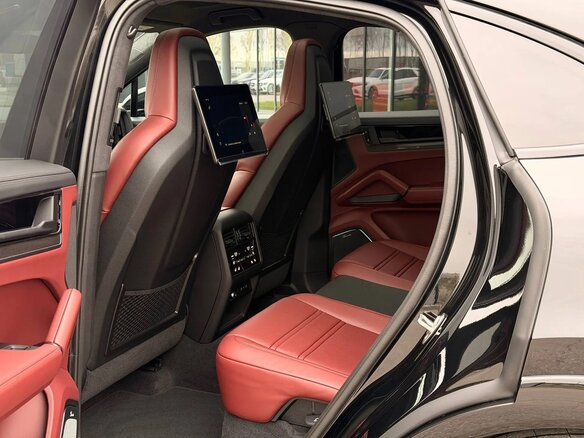 2026 Porsche Cayenne GTS Coupé III Рестайлинг, чёрный, 25700000 рублей - вид 33