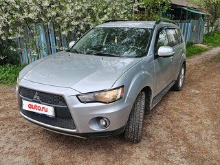 2010 Mitsubishi Outlander II Рестайлинг, серебристый, 1400000 рублей, вид 1