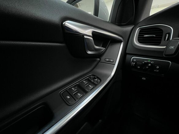 2016 Volvo S60 II Рестайлинг, серебристый, 1350000 рублей - вид 25