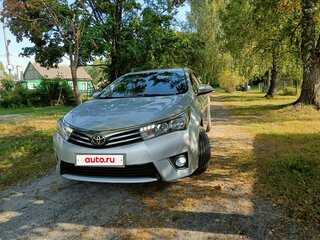 2013 Toyota Corolla XI (E160, E170, E180), серебристый, 1250000 рублей, вид 1