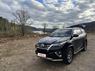 2017 Toyota Fortuner II, чёрный, 3550000 рублей, вид 1