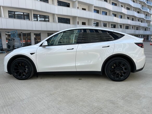 2022 Tesla Model Y Long Range Dual Motor I, белый, 5900000 рублей - вид 3