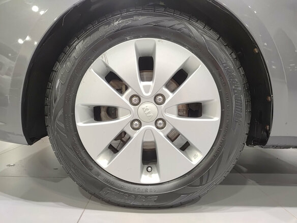 2014 Kia Rio 6-speed III, серый, 575000 рублей - вид 17