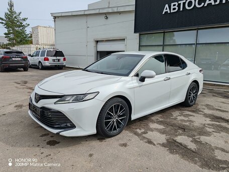 Toyota Camry VIII (XV70)
