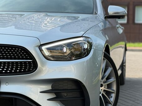 2022 Mercedes-Benz E-Класс 350 V (W213, S213, C238) Рестайлинг, серый, 6250000 рублей, вид 3