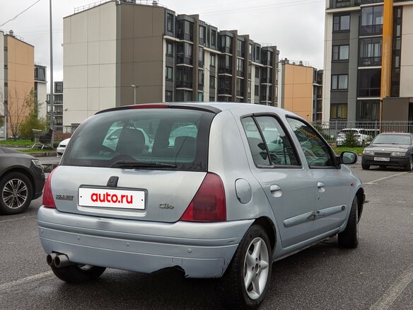 2001 Renault Clio II Рестайлинг, серебристый, 105000 рублей - вид 2
