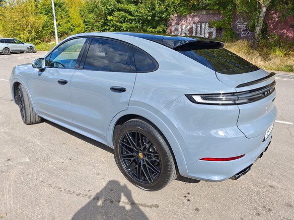 2024 Porsche Cayenne Coupé III Рестайлинг, чёрный, 14500000 рублей - вид 13