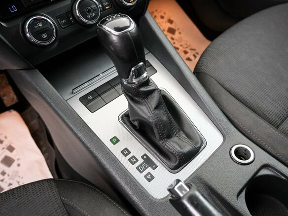 2014 Skoda Octavia III (A7), белый, 1129000 рублей - вид 15