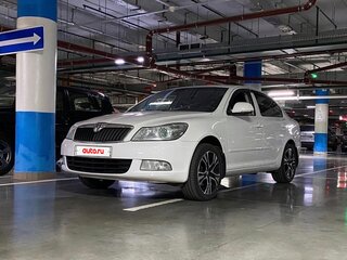 2012 Skoda Octavia II (A5) Рестайлинг, белый, 800000 рублей, вид 3