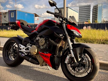 2022 Ducati Streetfighter V4, красный, 1385000 рублей, вид 2