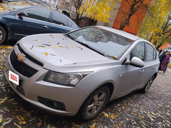 2012 Chevrolet Cruze I, серебристый, 490000 рублей - вид 1