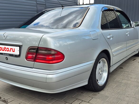 2000 Mercedes-Benz E-Класс 200 II (W210, S210) Рестайлинг, серебристый, 800000 рублей - вид 3