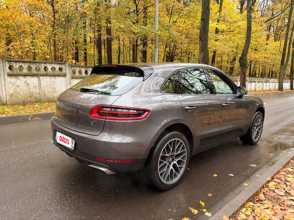 2017 Porsche Macan I, серый, 3750000 рублей - вид 4