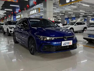 2023 Volkswagen Golf VIII, синий, 1893099 рублей, вид 2