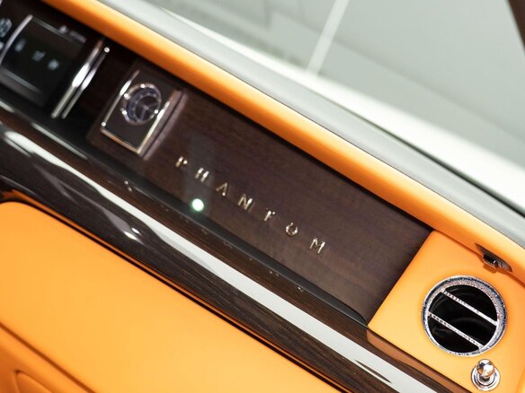 2023 Rolls-Royce Phantom Extended VIII Рестайлинг (Series II), белый, 49100000 рублей - вид 17
