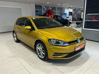 2018 Volkswagen Golf VII Рестайлинг, жёлтый, 1599000 рублей, вид 3