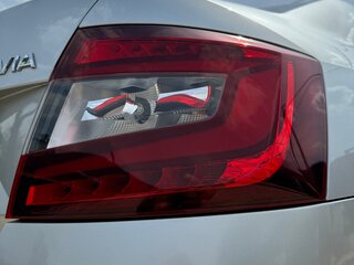 2017 Skoda Octavia III (A7) Рестайлинг, серебристый, 1850000 рублей, вид 5