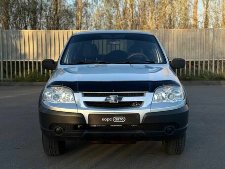 2011 Chevrolet Niva I Рестайлинг, серебристый, 421000 рублей, вид 2