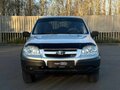 2011 Chevrolet Niva I Рестайлинг, серебристый, 421000 рублей - вид 1