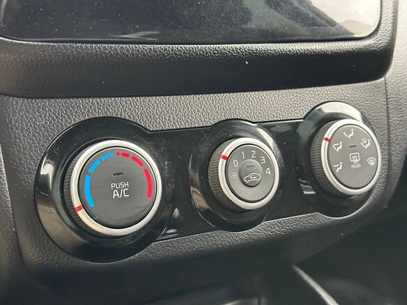 2015 Kia Rio III Рестайлинг, белый - вид 15