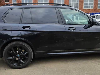 2021 BMW X7 30d I (G07), чёрный, 9900000 рублей, вид 3