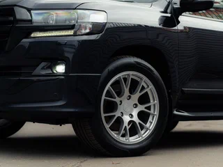 2019 Toyota Land Cruiser 200 Series Рестайлинг 2, чёрный, 7490000 рублей, вид 3