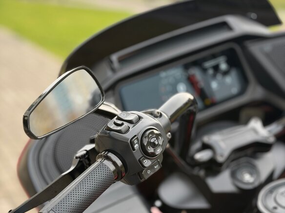 2025 Harley-Davidson Road Glide, красный, 2950000 рублей - вид 9